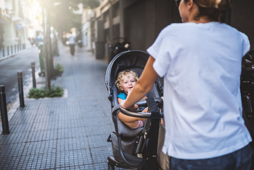 Ustawienie siedziska w spacerówce